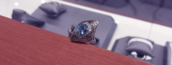 The History of Mid-century Modern Jewelry